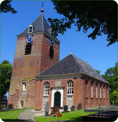 Kerk en toren van het beschermde dorpsgezicht van Uitwierde